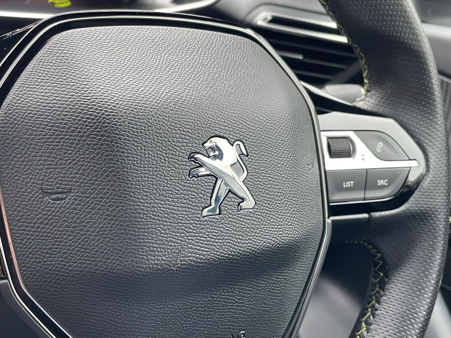 Used Peugeot E-2008 2022 for sale - 77203127: Photo 42