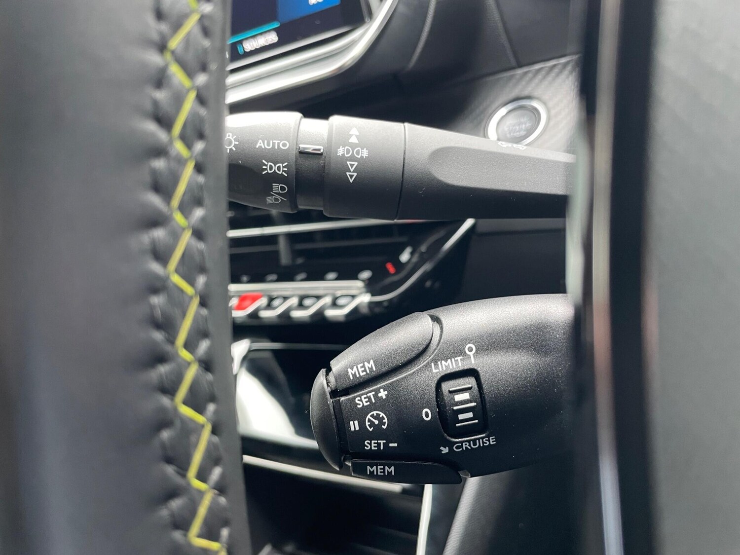 Used Peugeot E-2008 2022 for sale - 77203127: Photo 44