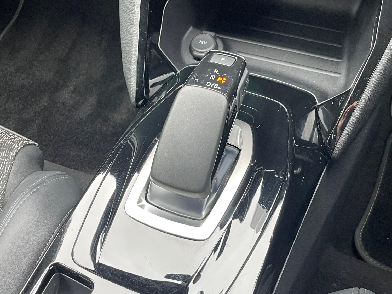 Used Peugeot E-2008 2022 for sale - 77203127: Photo 54