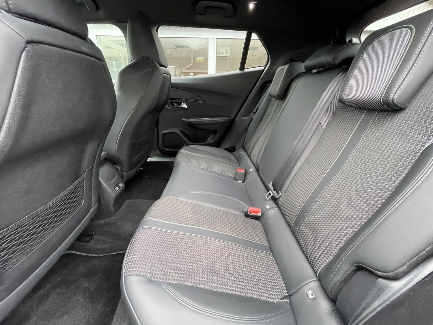 Used Peugeot E-2008 2022 for sale - 77203127: Photo 61