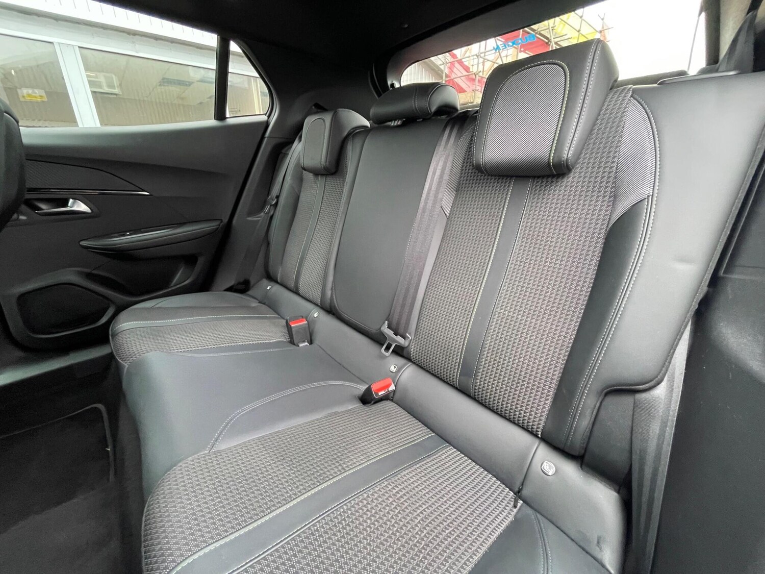 Used Peugeot E-2008 2022 for sale - 77203127: Photo 62