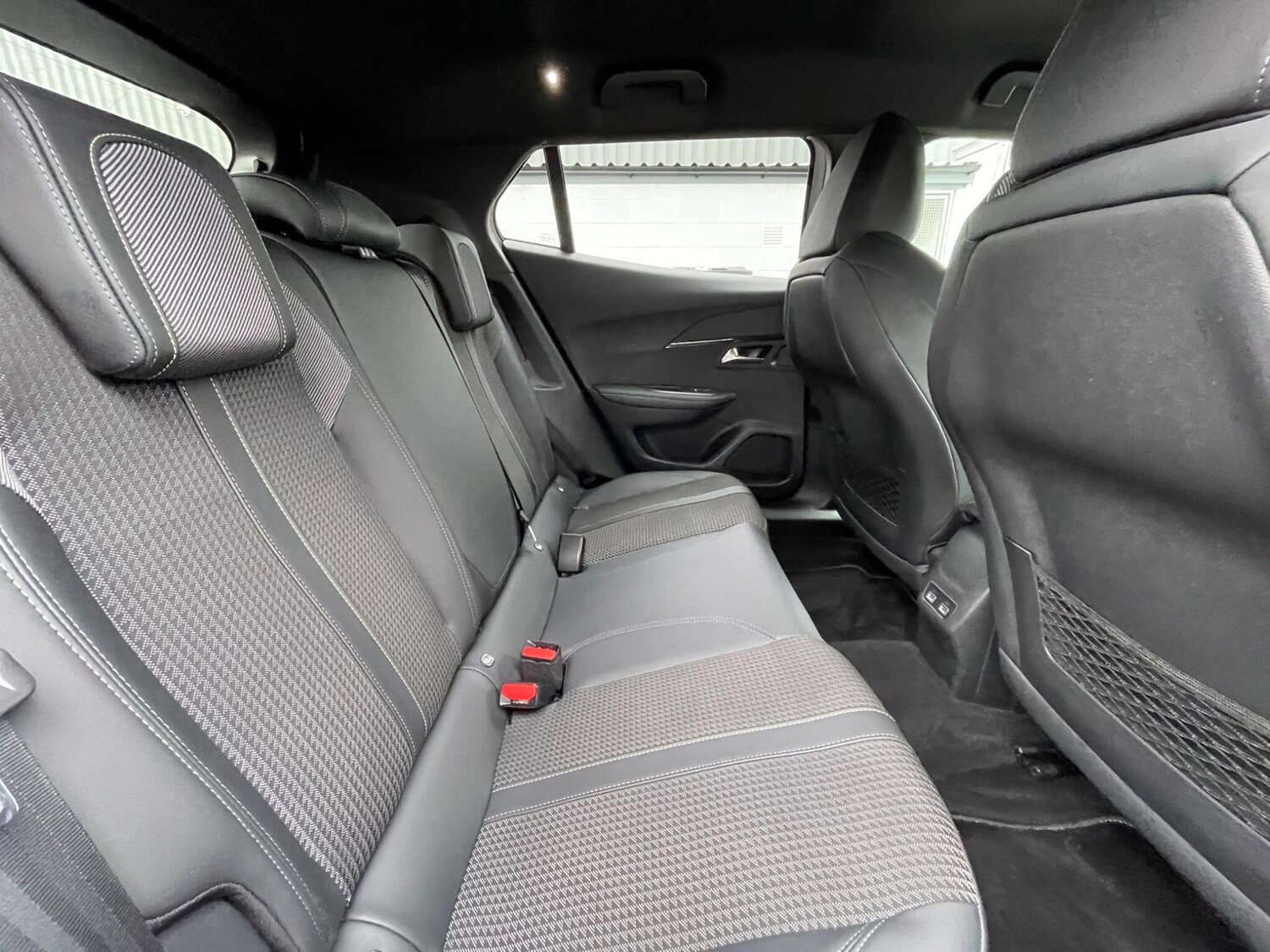 Used Peugeot E-2008 2022 for sale - 77203127: Photo 66