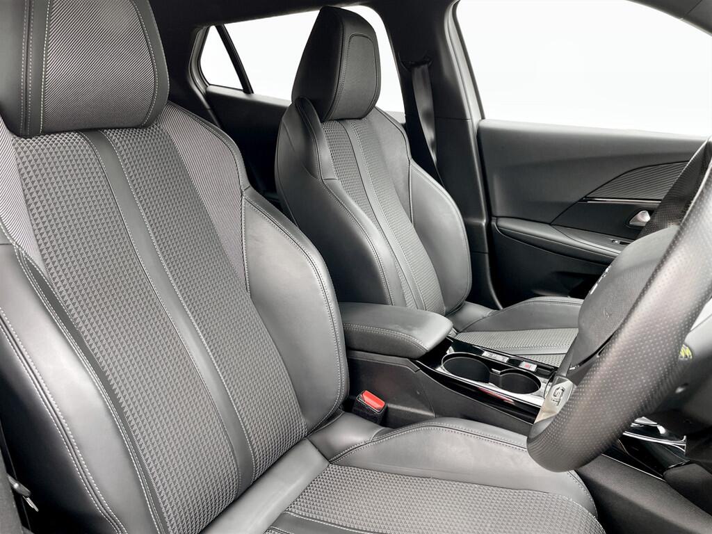 Used Peugeot E-2008 2022 for sale - 77203127: Photo 9