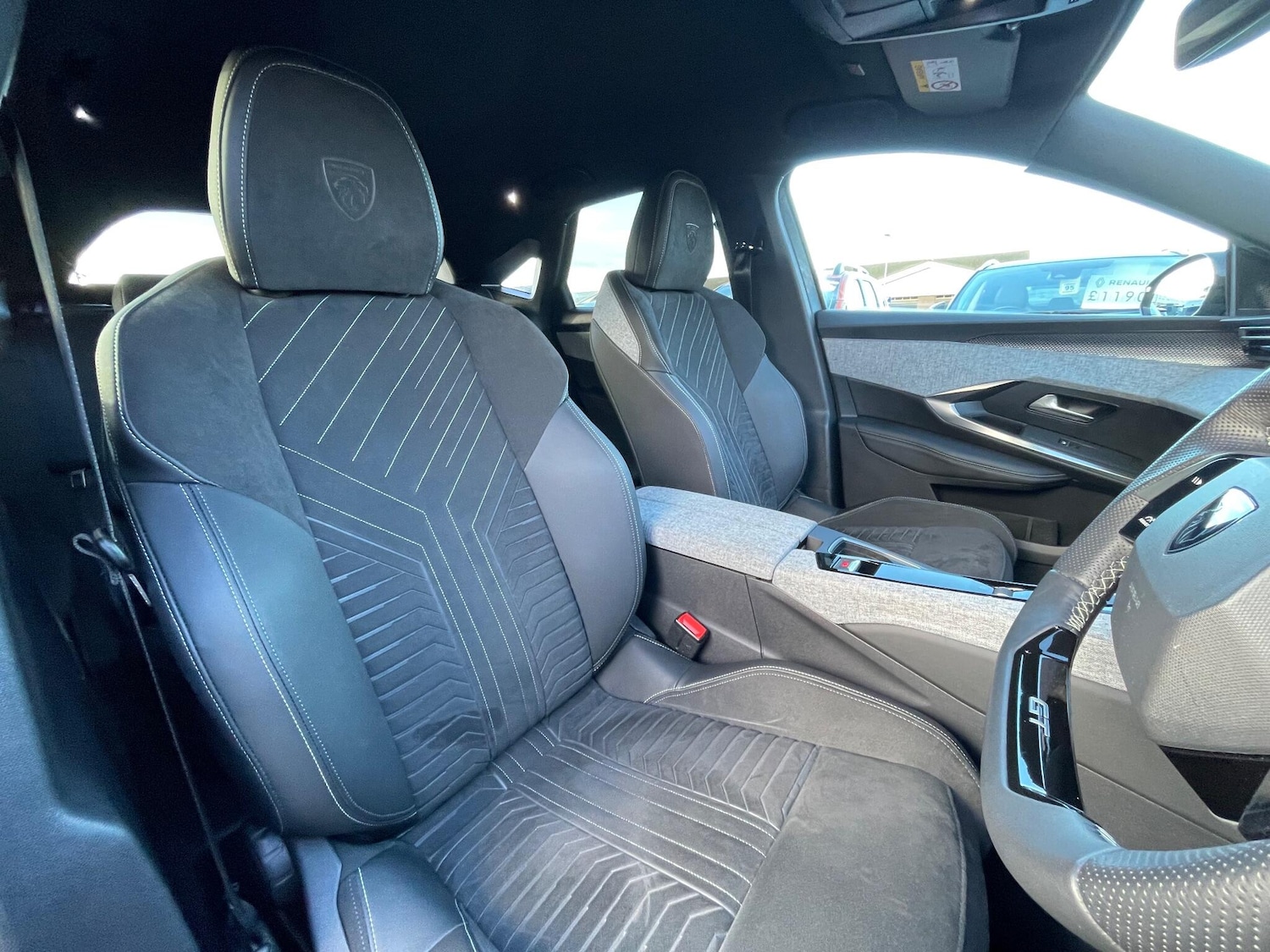 Used Peugeot E-3008 2024 for sale - 76485091: Photo 34