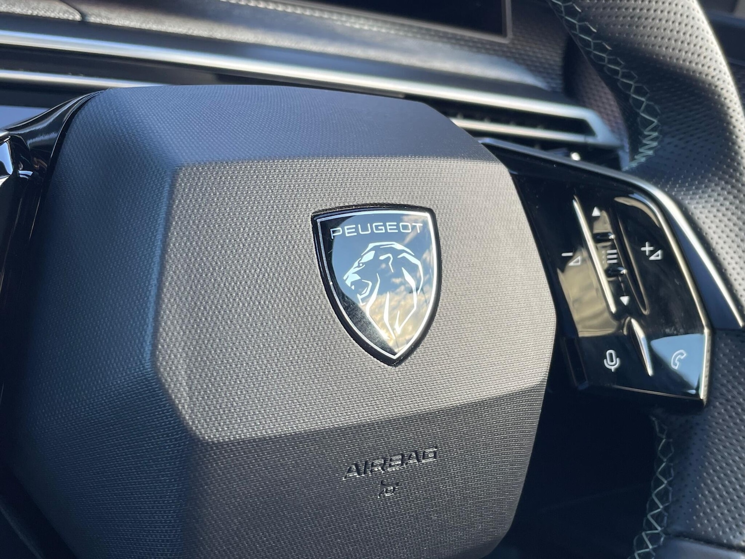 Used Peugeot E-3008 2024 for sale - 76485091: Photo 39