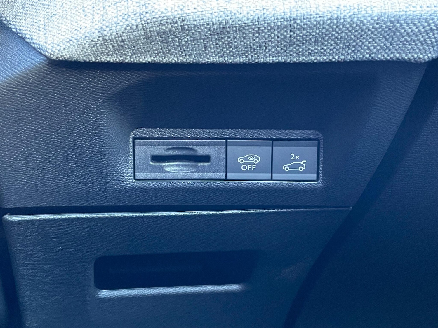 Used Peugeot E-3008 2024 for sale - 76485091: Photo 43