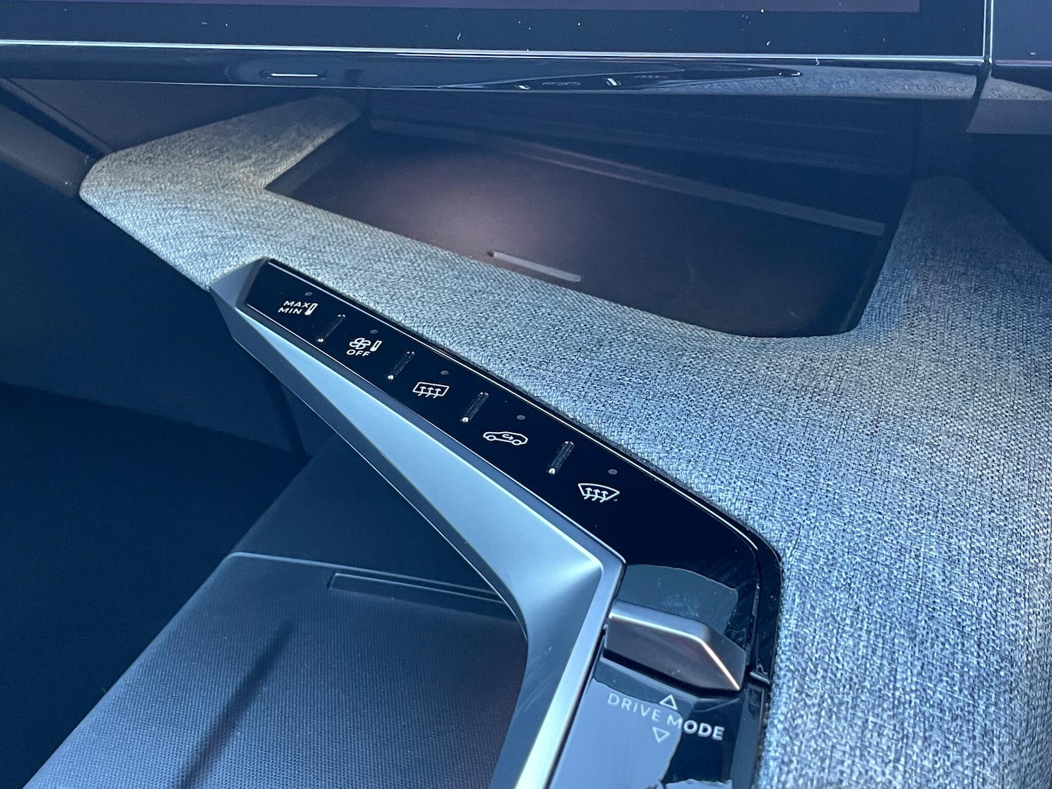 Used Peugeot E-3008 2024 for sale - 76485091: Photo 53