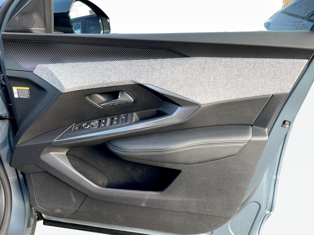 Used Peugeot E-3008 2024 for sale - 76485091: Photo 8