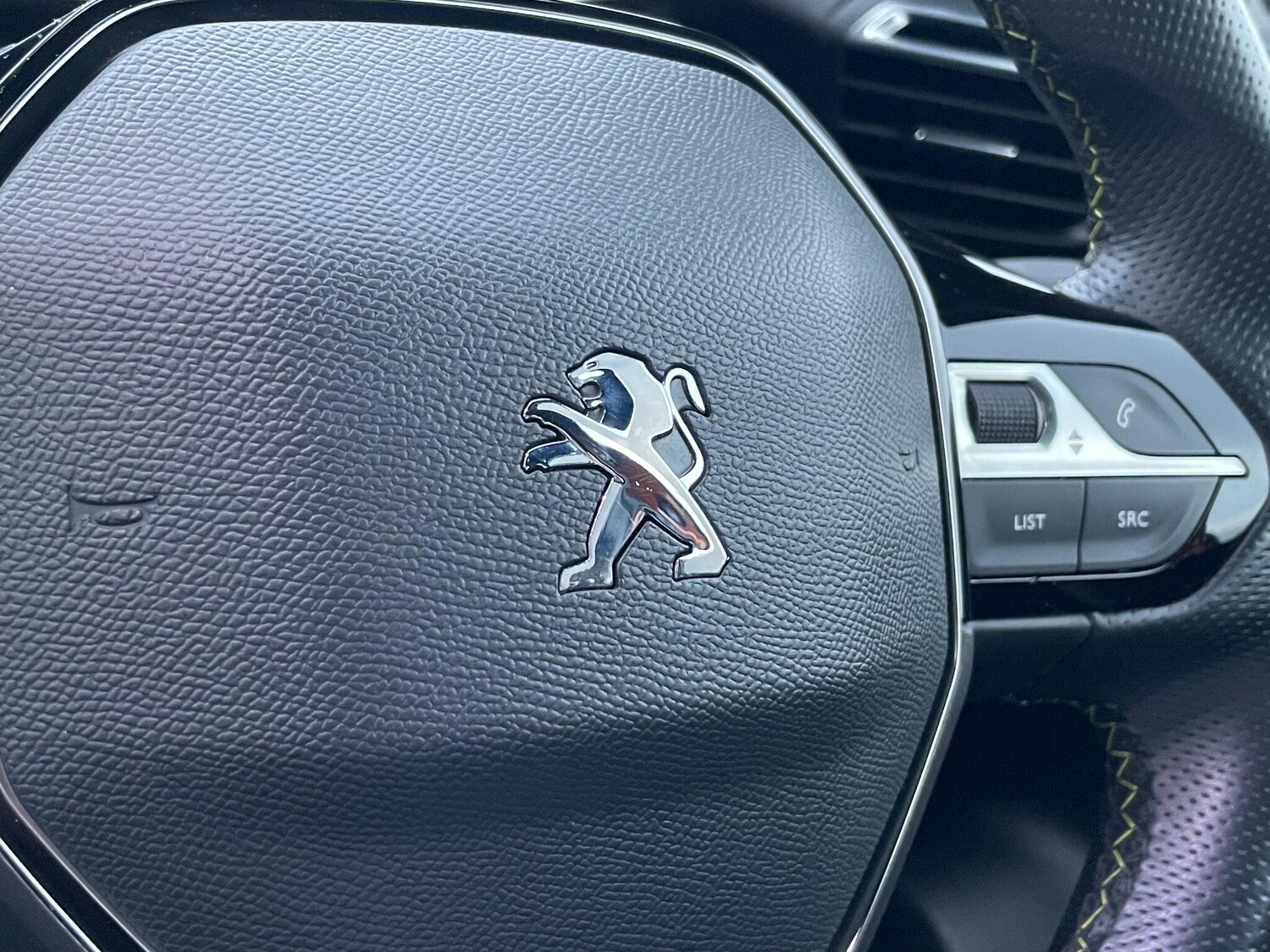 Used Peugeot E-2008 2021 for sale - 76424927: Photo 42