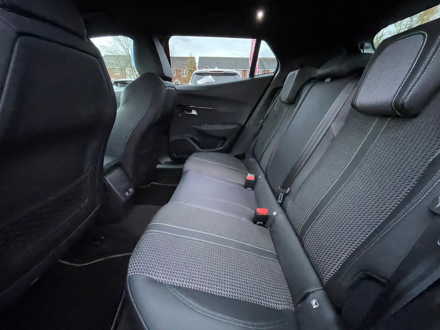 Used Peugeot E-2008 2021 for sale - 76424927: Photo 62