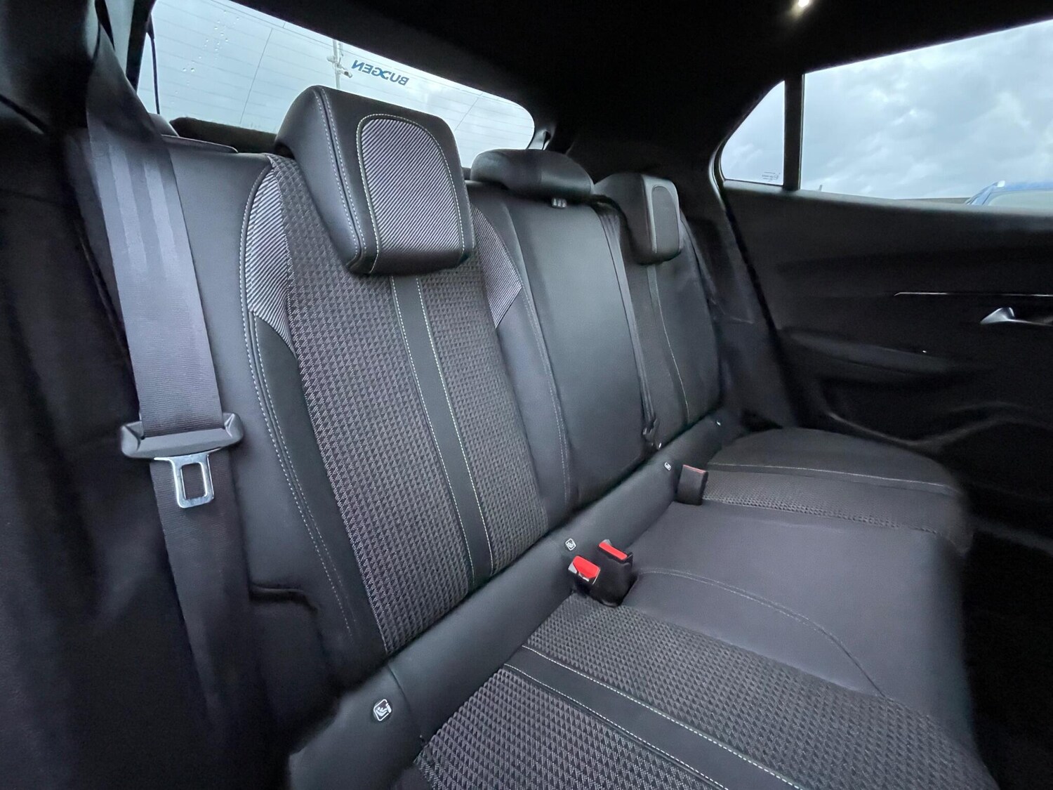 Used Peugeot E-2008 2021 for sale - 76424927: Photo 64