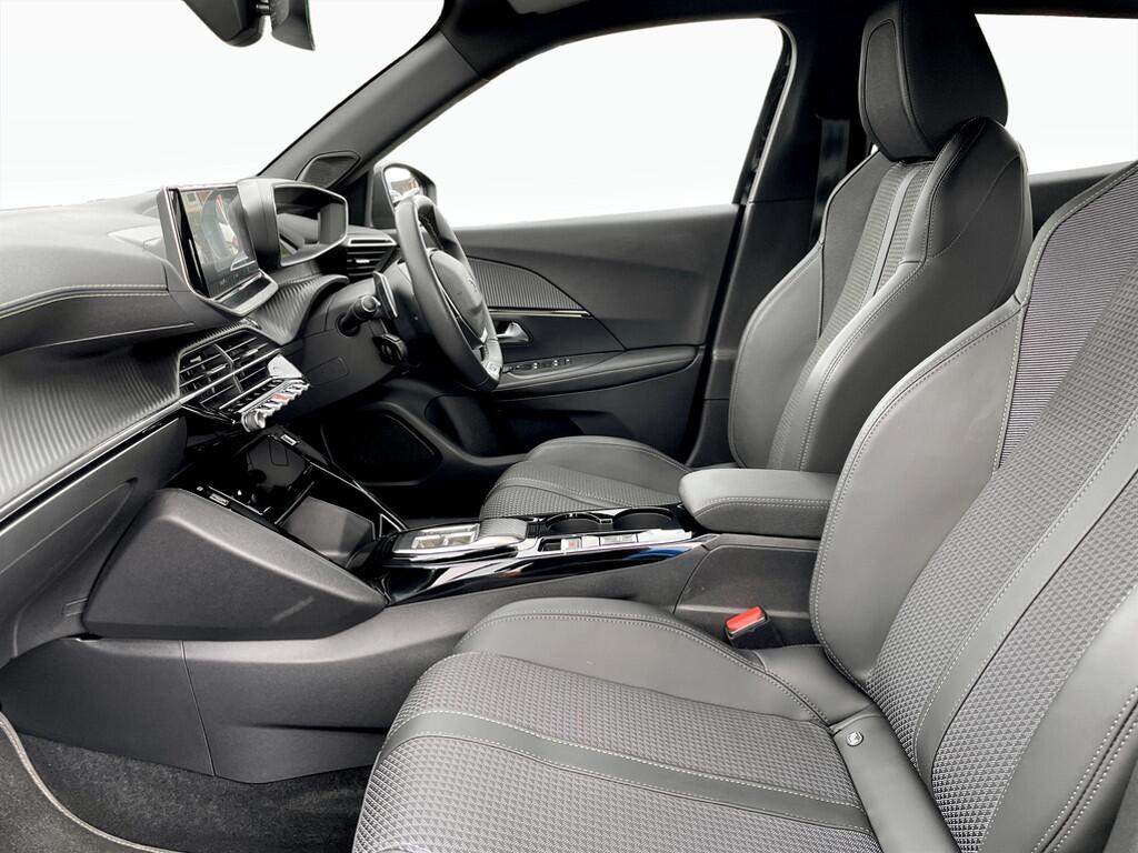 Used Peugeot 2008 2023 for sale - 76043102: Photo 15