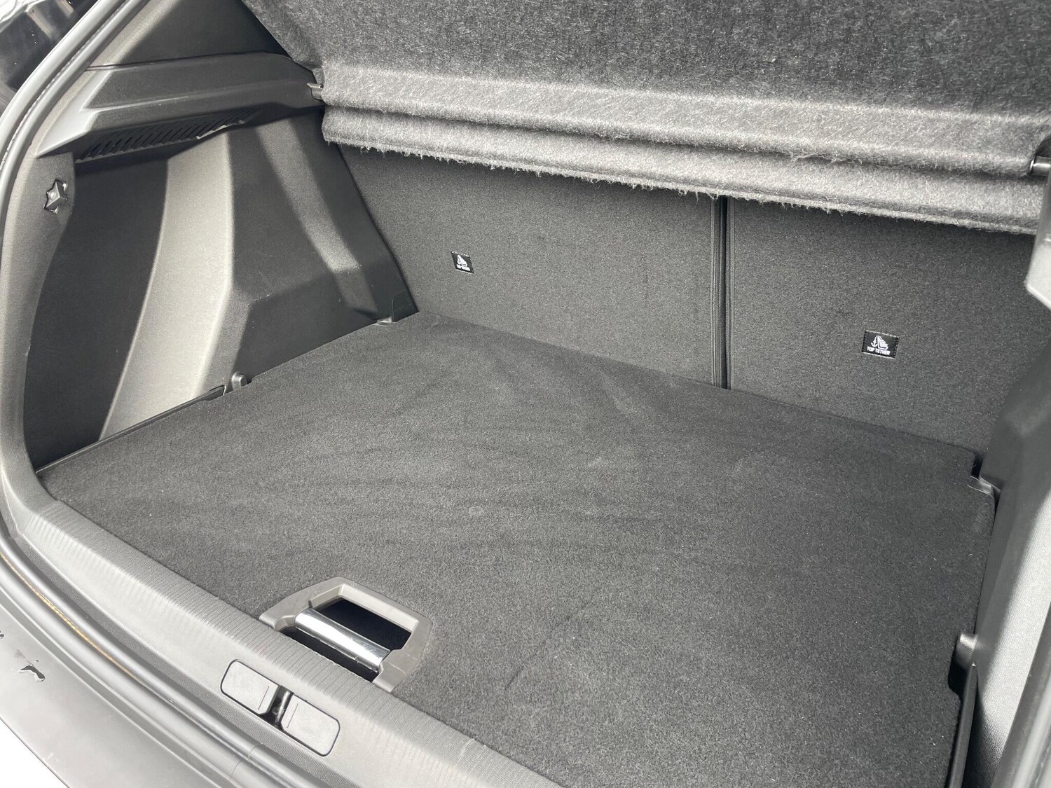 Used Peugeot 2008 2023 for sale - 76043102: Photo 33