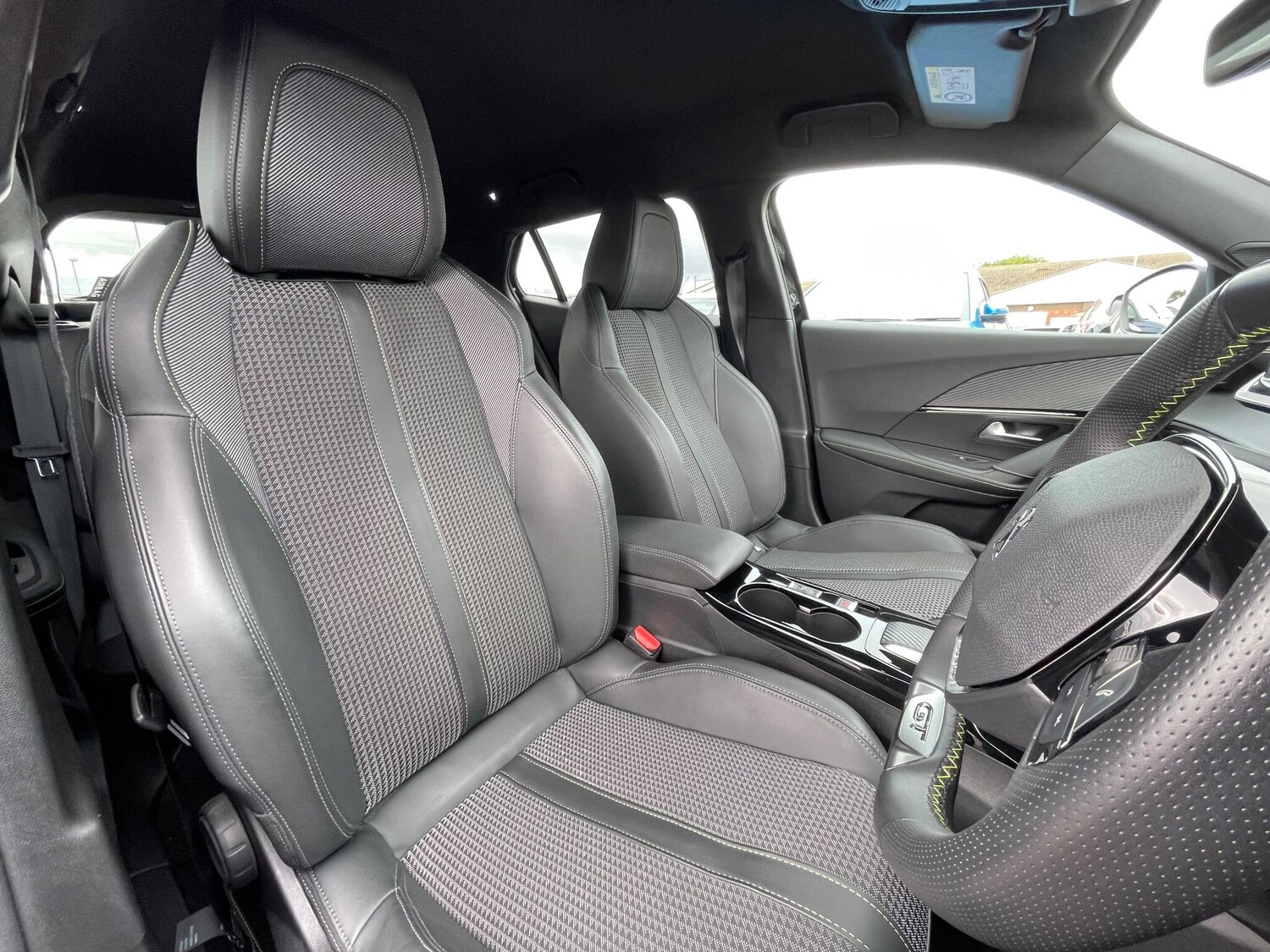 Used Peugeot 2008 2023 for sale - 76043102: Photo 37