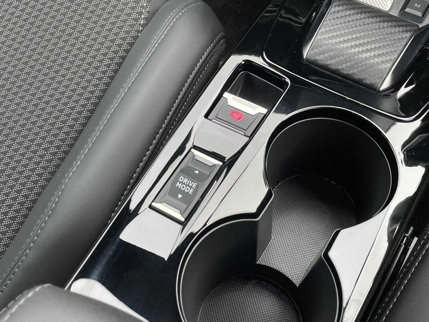 Used Peugeot 2008 2023 for sale - 76043102: Photo 60