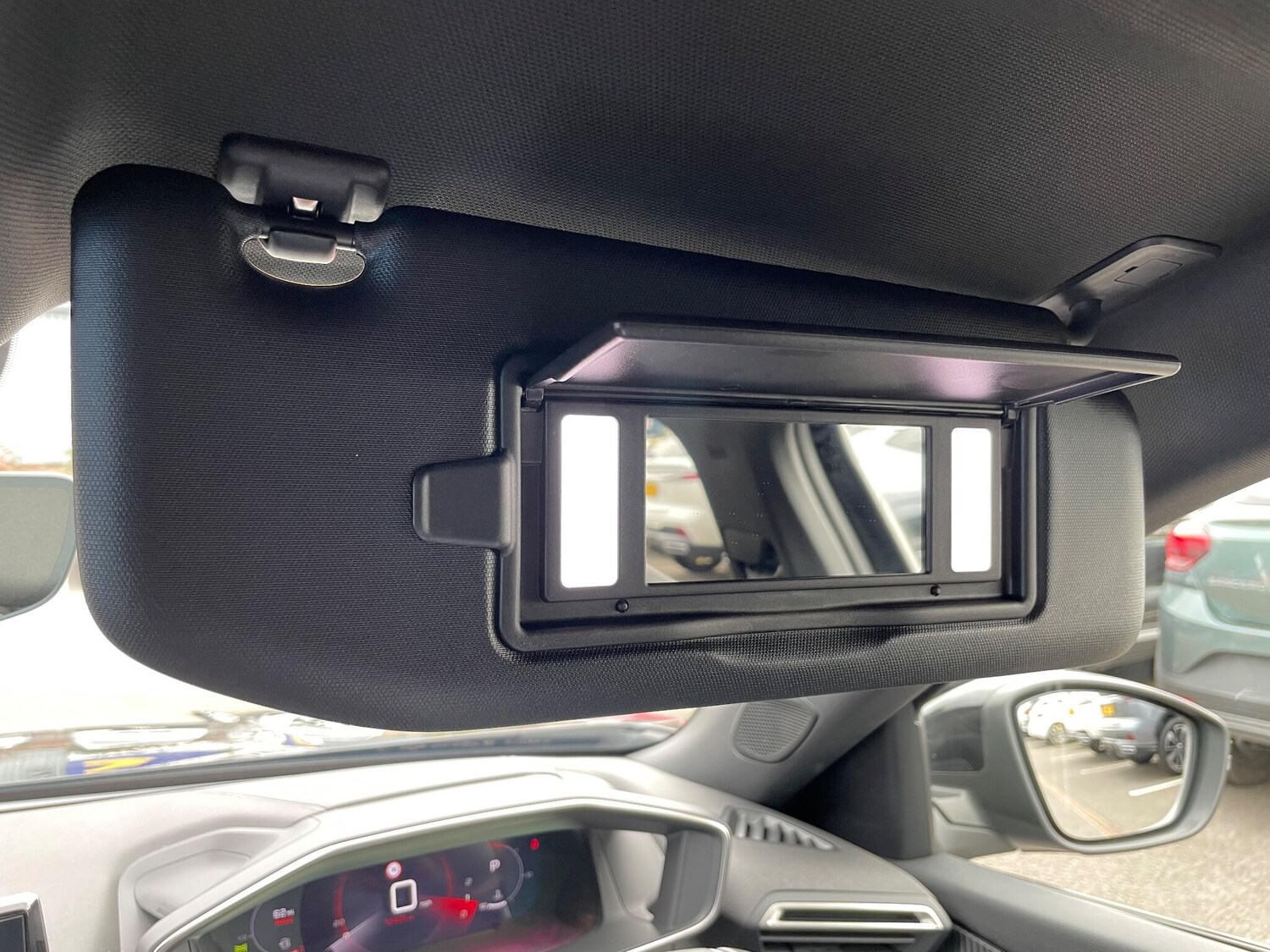 Used Peugeot 2008 2023 for sale - 76043102: Photo 61