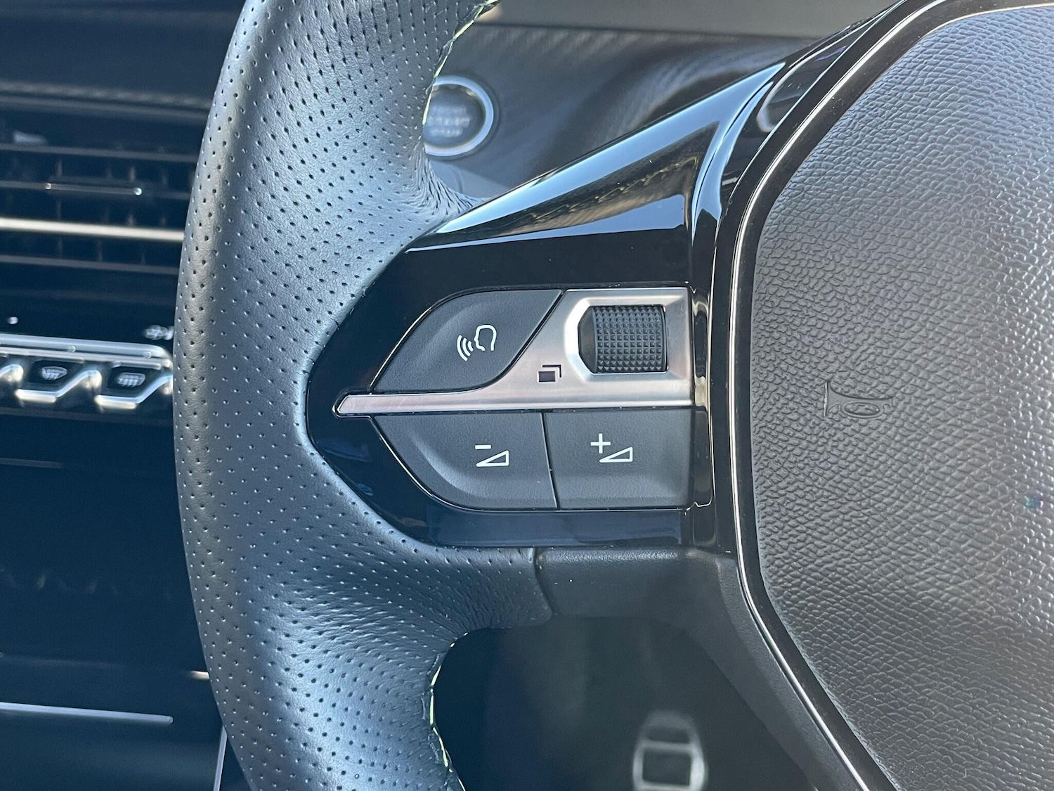 Used Peugeot 208 2024 for sale - 76200882: Photo 41