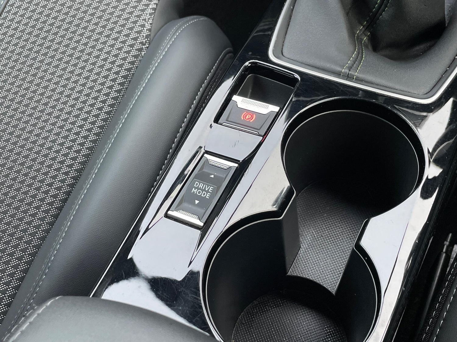 Used Peugeot 2008 2021 for sale - 76715127: Photo 62