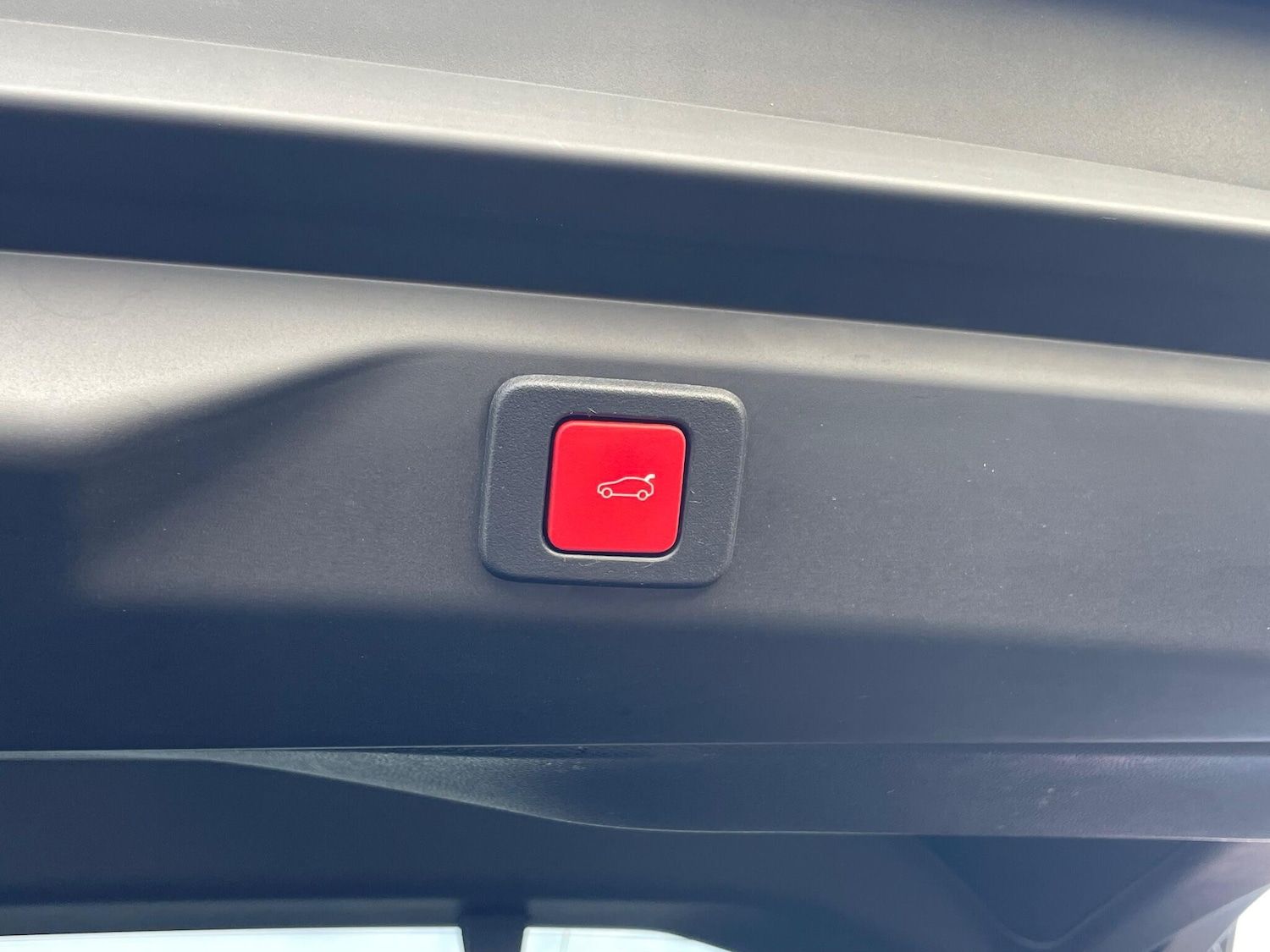 Used Peugeot E-3008 2024 for sale - 76360502: Photo 34