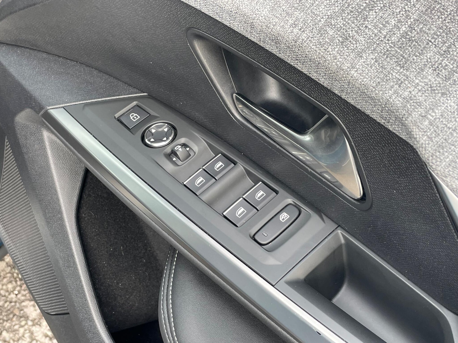 Used Peugeot E-3008 2024 for sale - 76360502: Photo 35