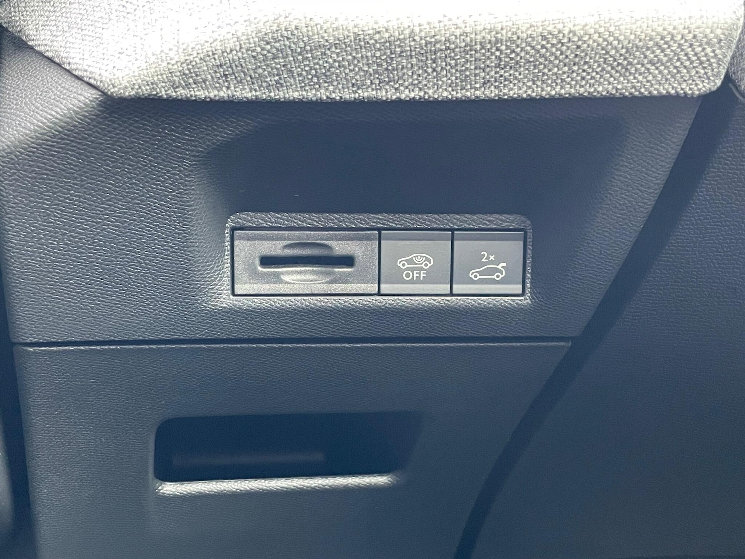 Used Peugeot E-3008 2024 for sale - 76360502: Photo 45