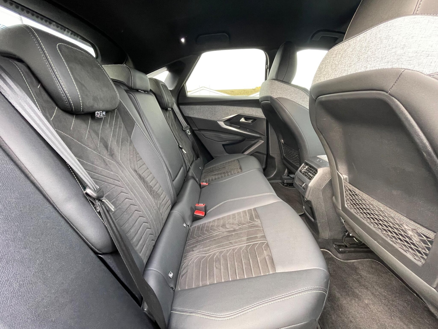 Used Peugeot E-3008 2024 for sale - 76360502: Photo 64