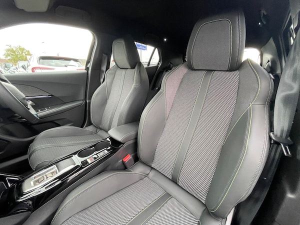 Used Peugeot 2008 2025 for sale - 76200246: Photo 61