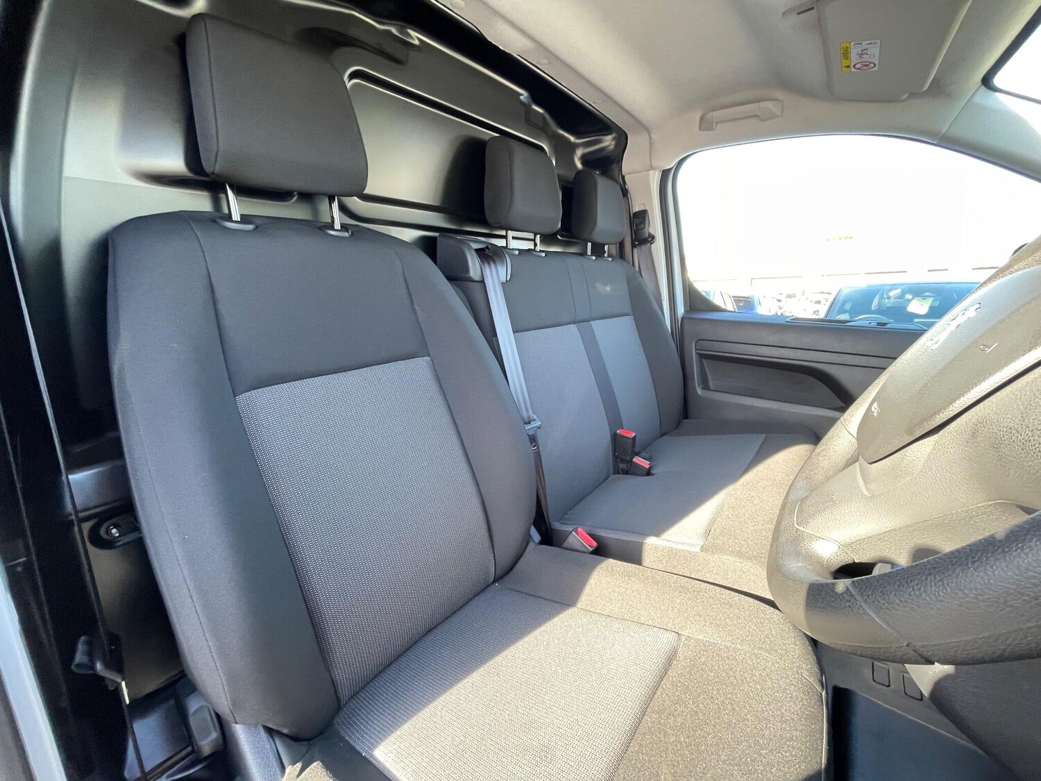 Used Peugeot e-Expert 2024 for sale - 75990615: Photo 28