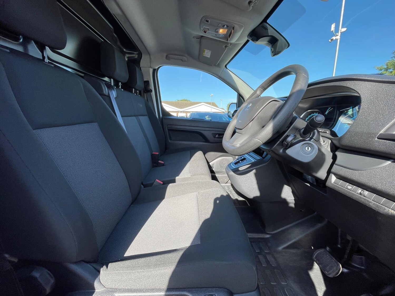 Used Peugeot e-Expert 2024 for sale - 75990615: Photo 29