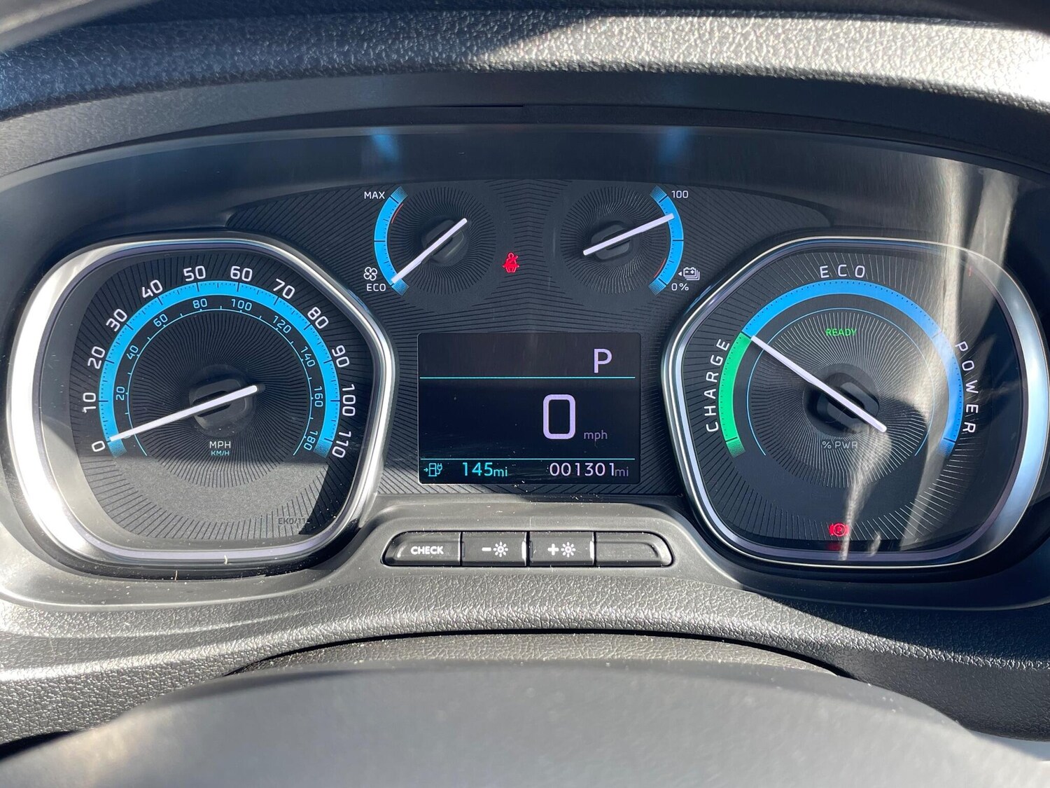 Used Peugeot e-Expert 2024 for sale - 75990615: Photo 32