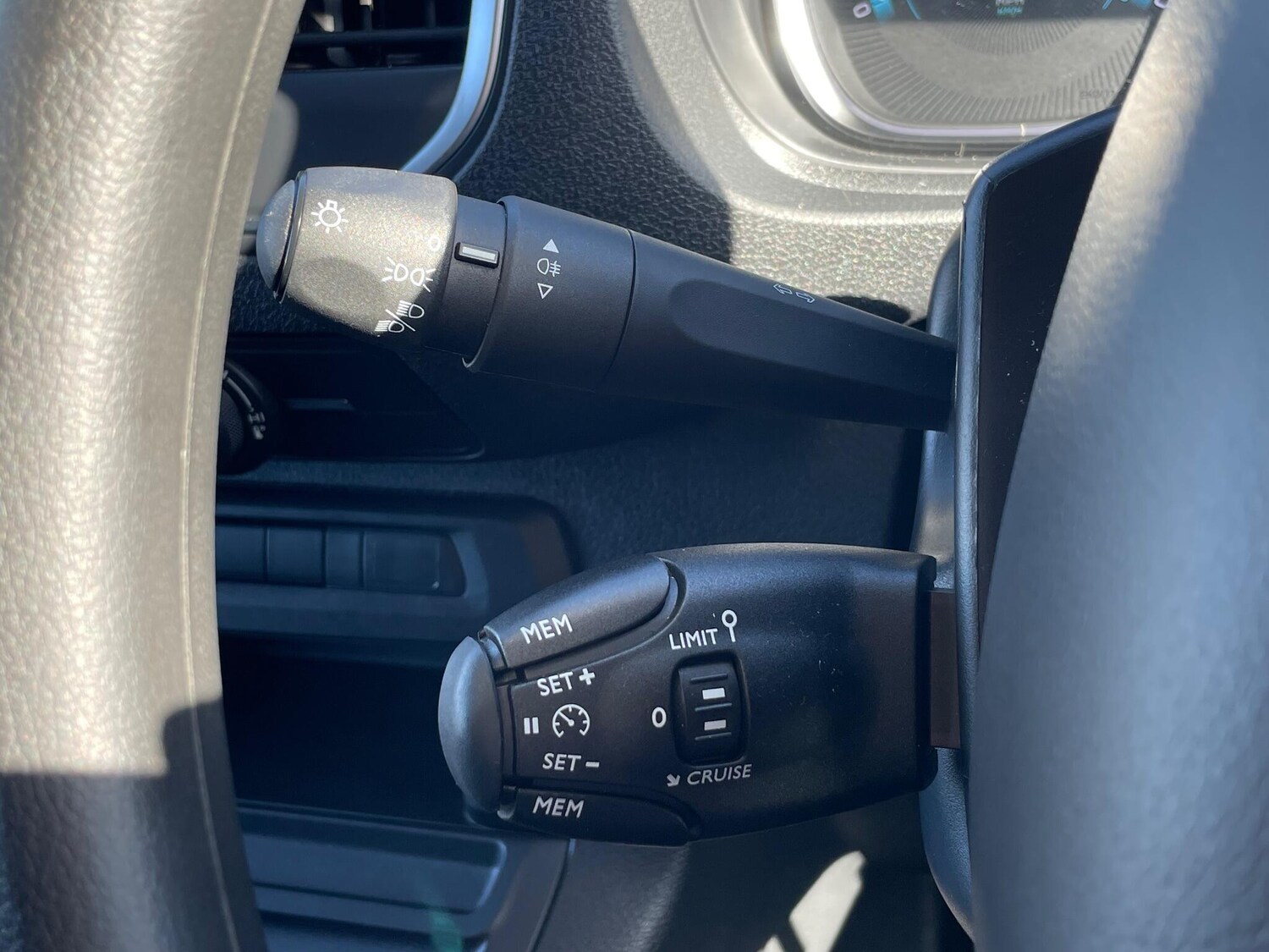 Used Peugeot e-Expert 2024 for sale - 75990615: Photo 34