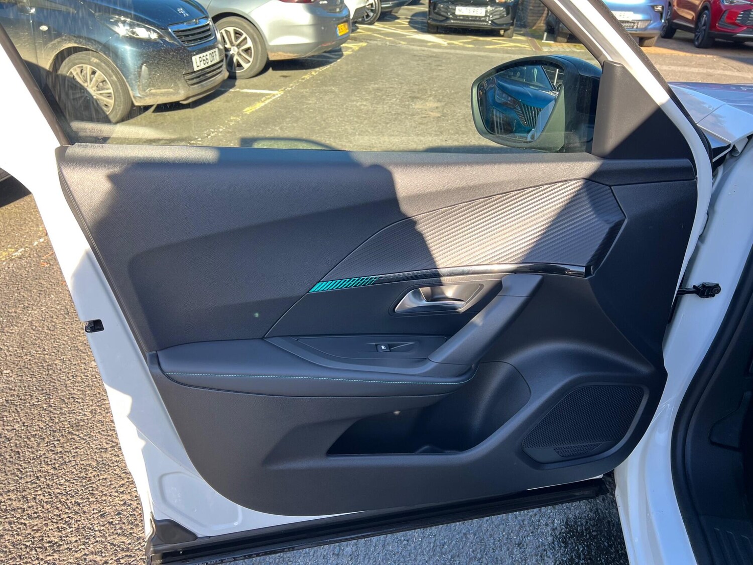 Used Peugeot 2008 2022 for sale - 77352085: Photo 30