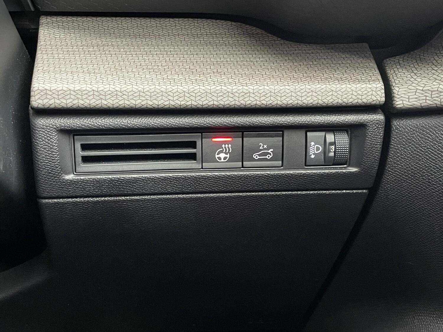 Used Citroen C5 X 2024 for sale - 76742610: Photo 47