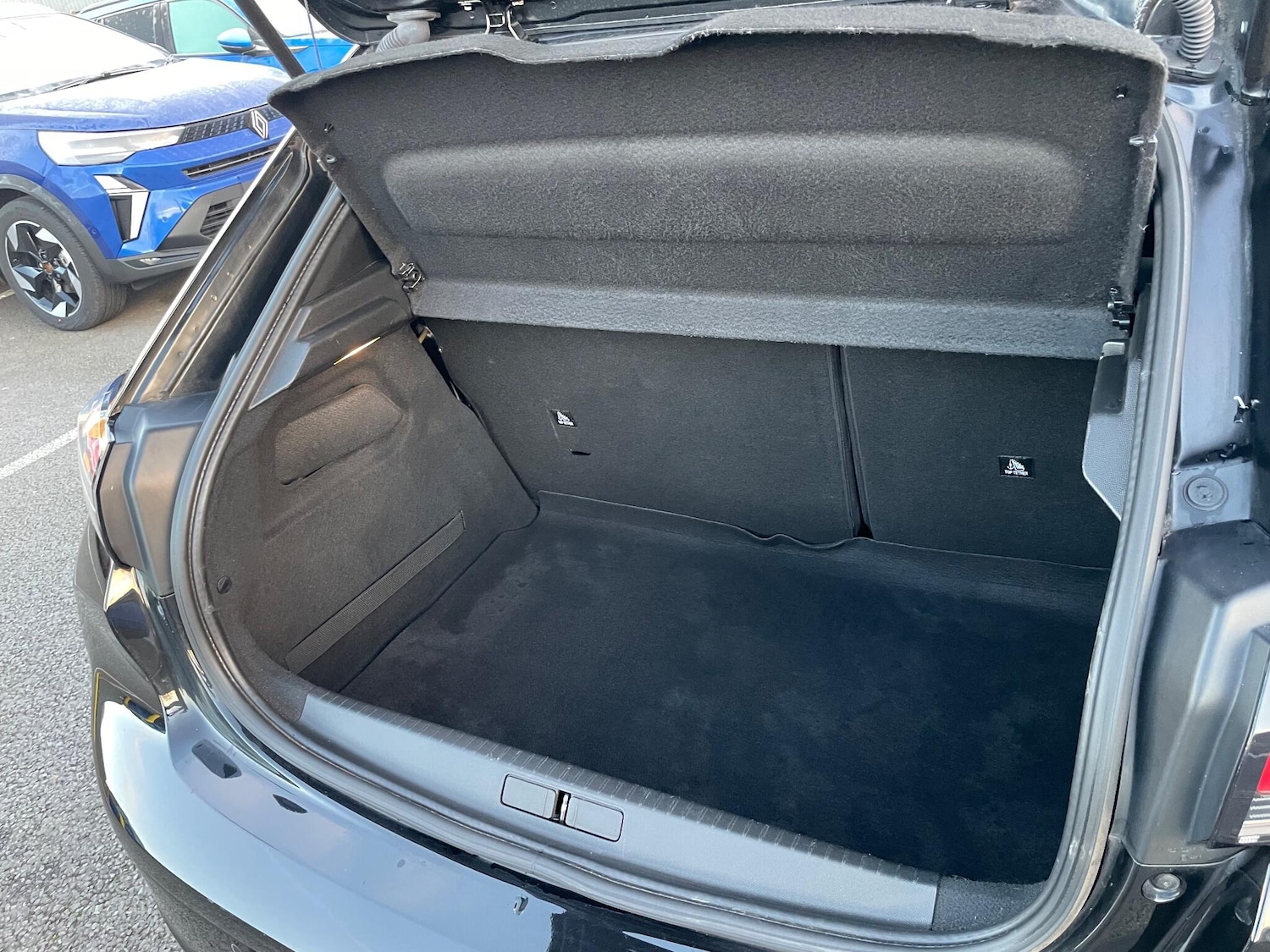 Used Peugeot 208 2022 for sale - 76926864: Photo 31