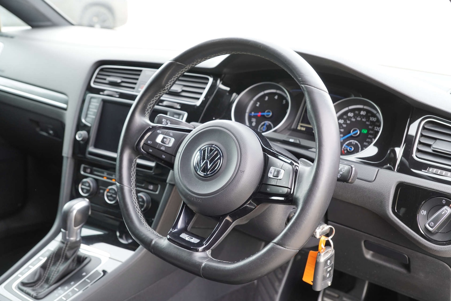 Used Volkswagen Golf 2016 for sale - 77989893: Photo 25