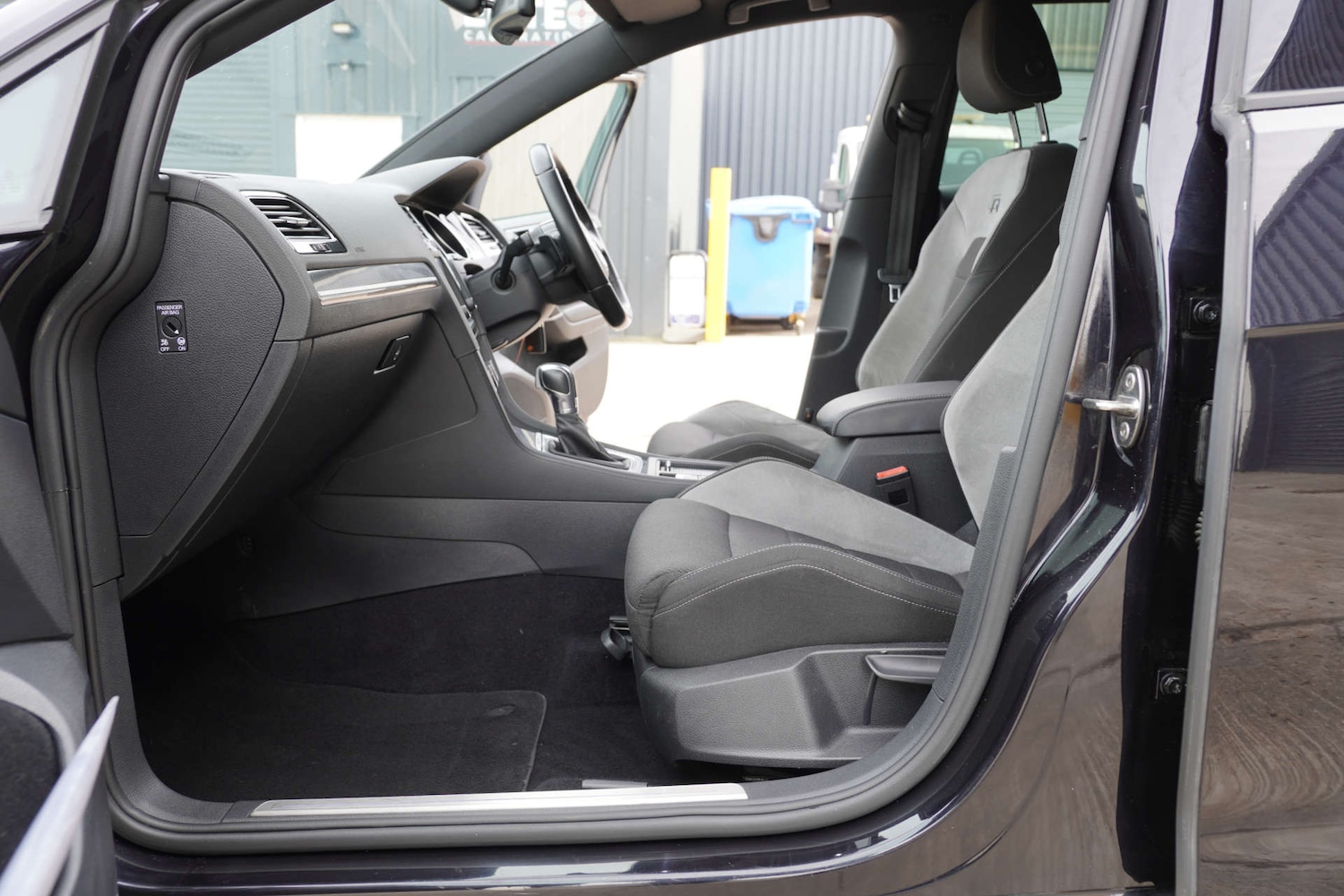 Used Volkswagen Golf 2016 for sale - 77989893: Photo 30