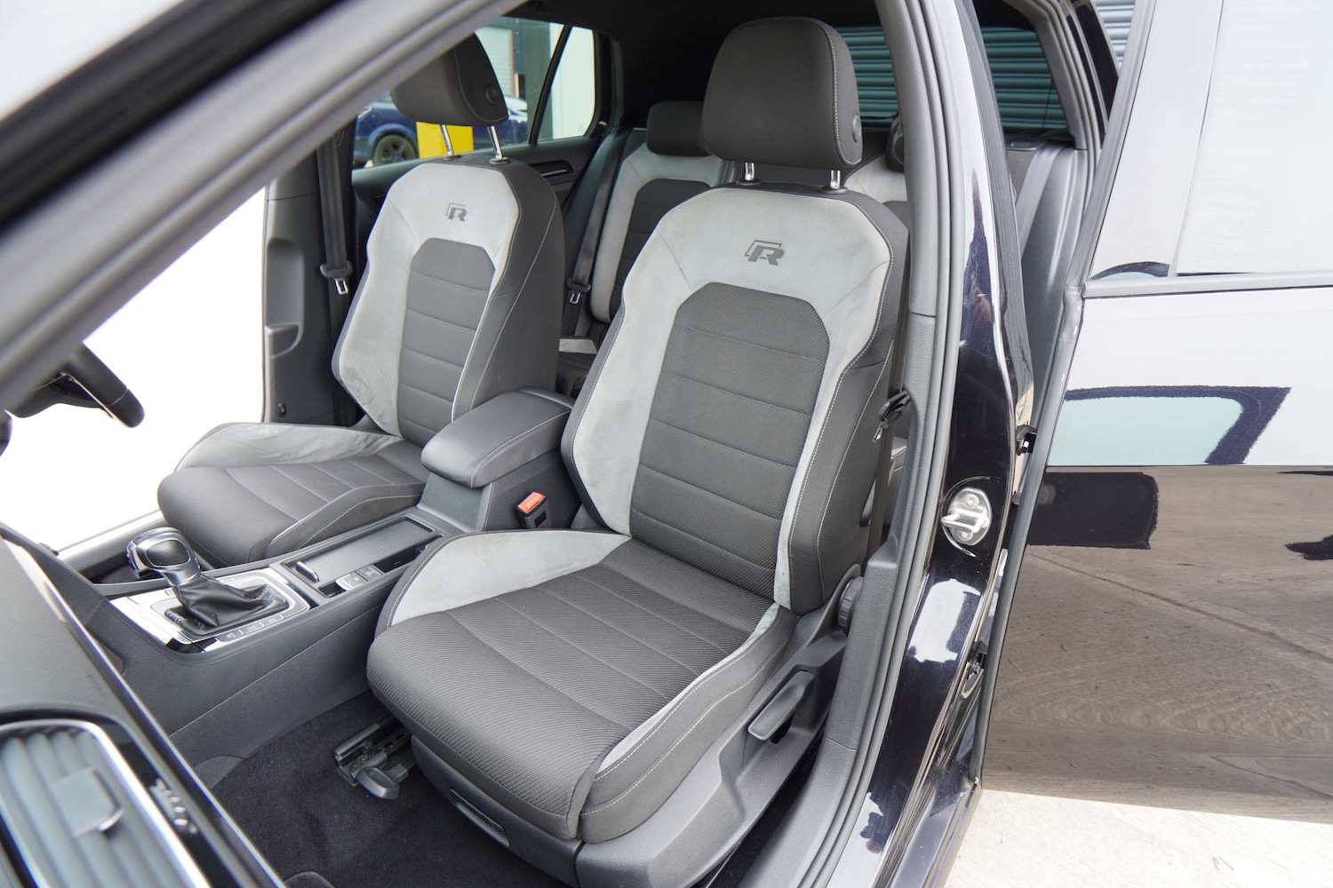 Used Volkswagen Golf 2016 for sale - 77989893: Photo 35