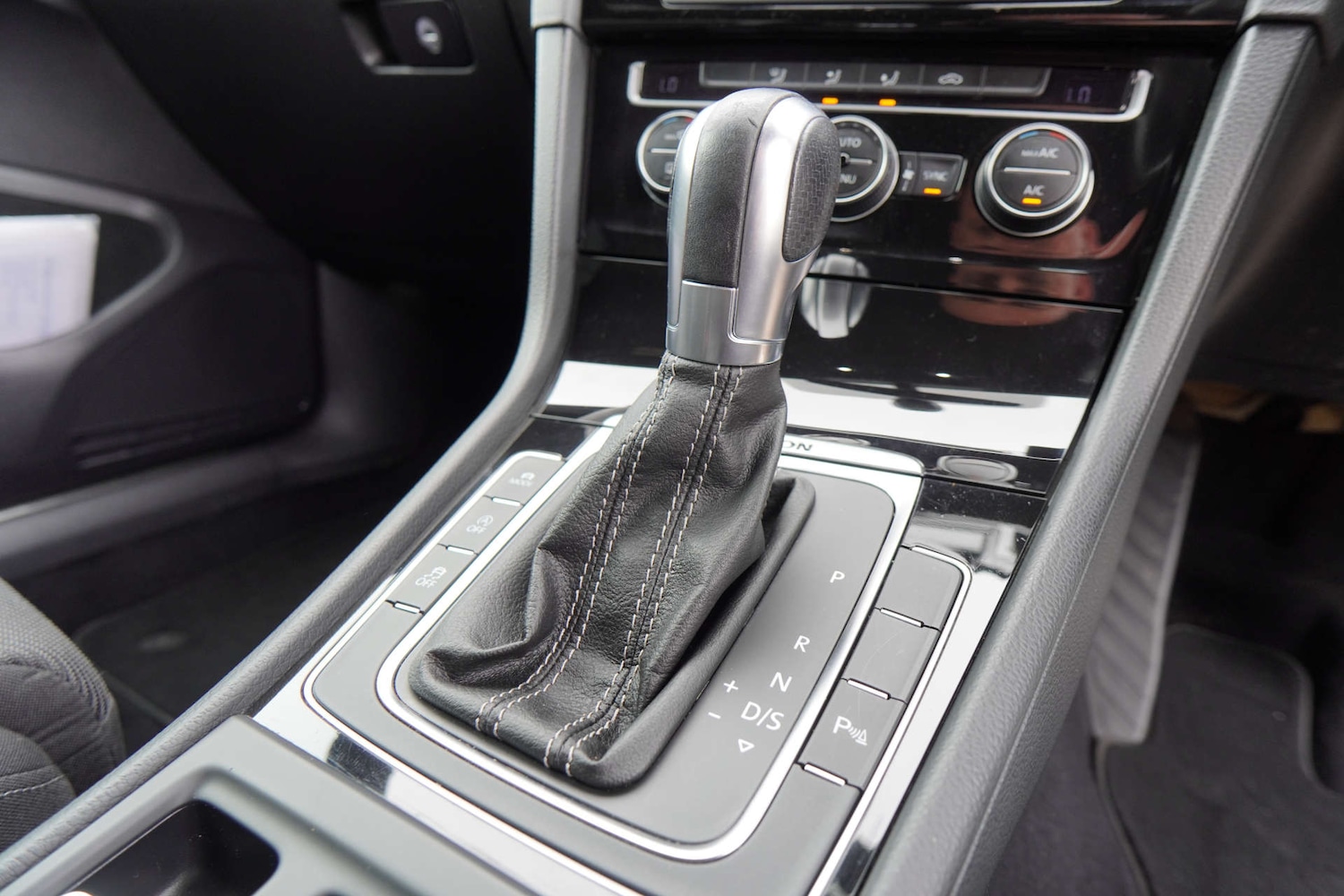 Used Volkswagen Golf 2016 for sale - 77989893: Photo 50