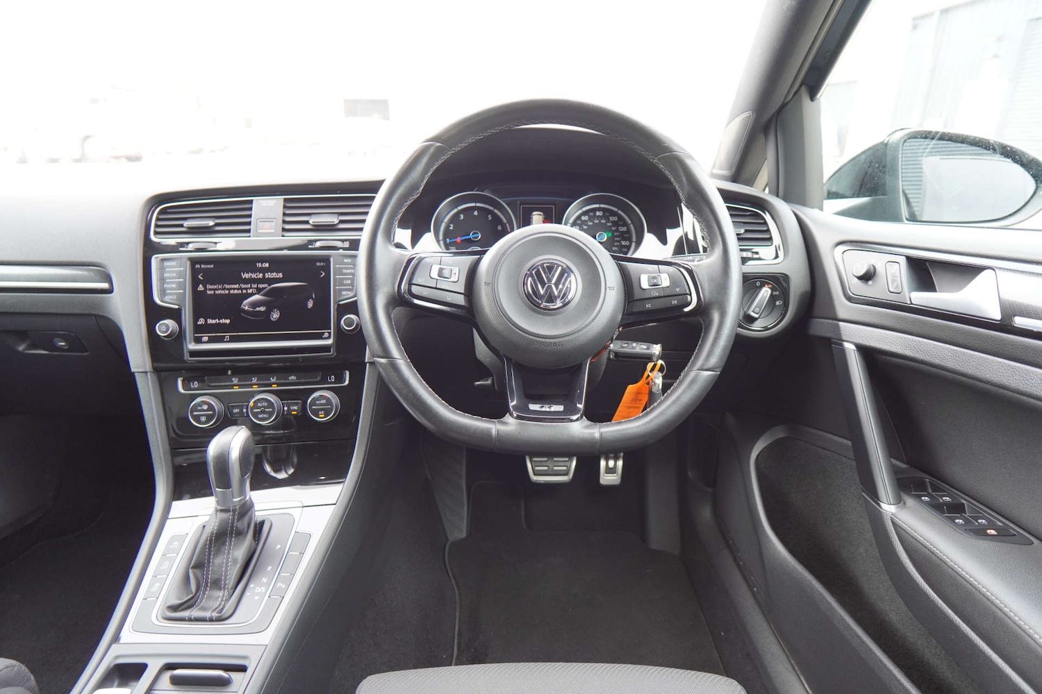 Used Volkswagen Golf 2016 for sale - 77989893: Photo 51