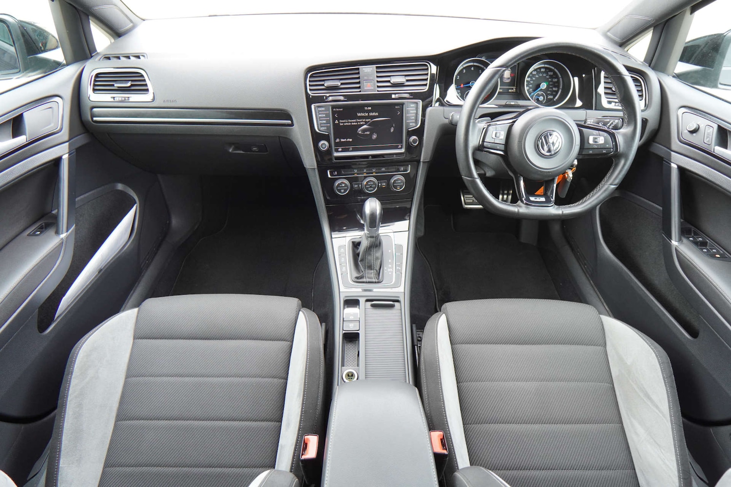 Used Volkswagen Golf 2016 for sale - 77989893: Photo 52