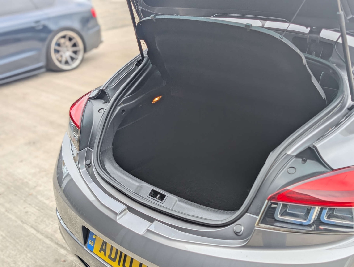 Used Renault Megane 2010 for sale - 78097378: Photo 39