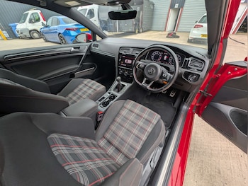 Used Volkswagen Golf 2017 for sale - 78061999: Photo