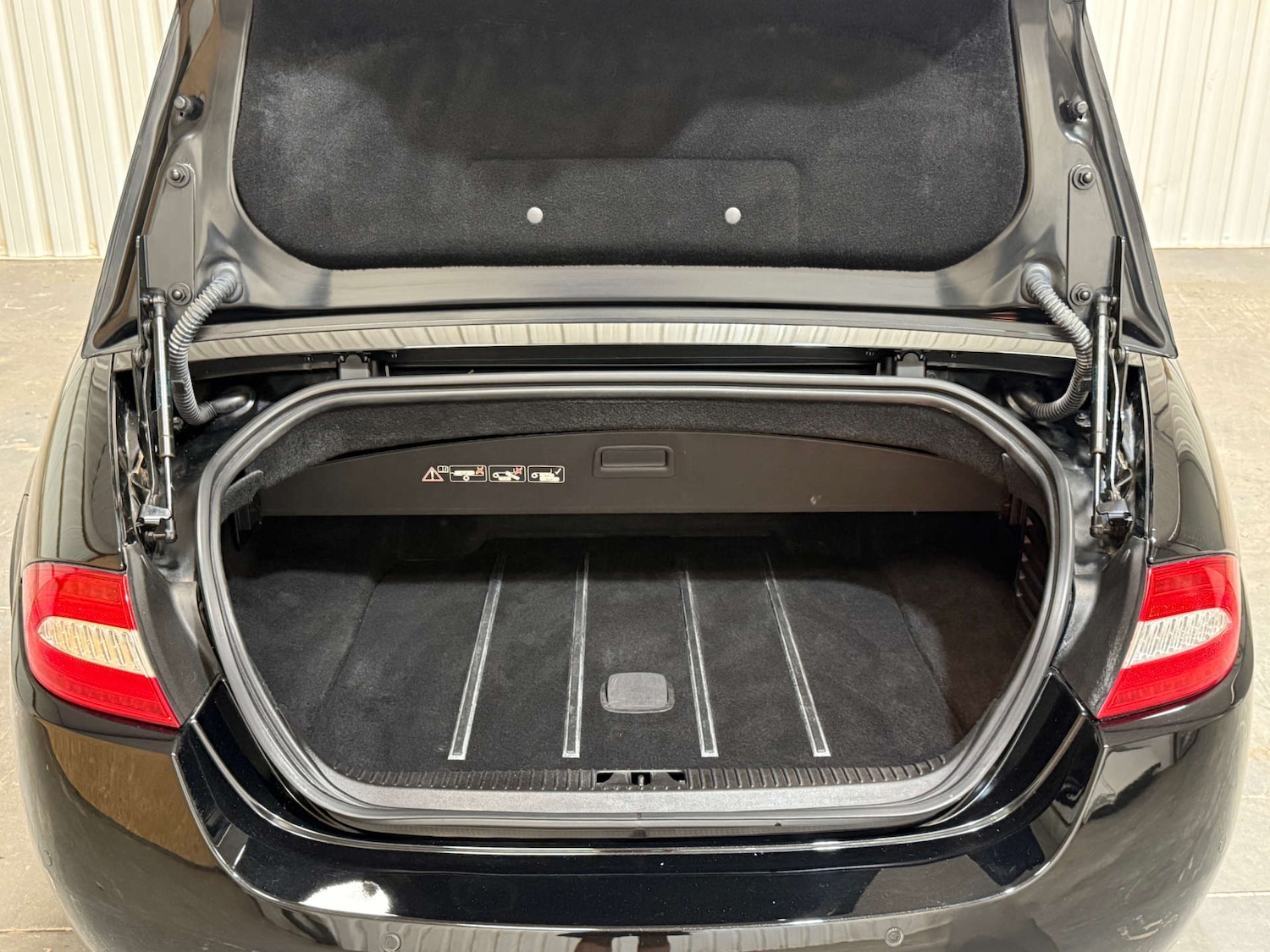 Used Jaguar XK 2010 for sale - 77117725: Photo 40