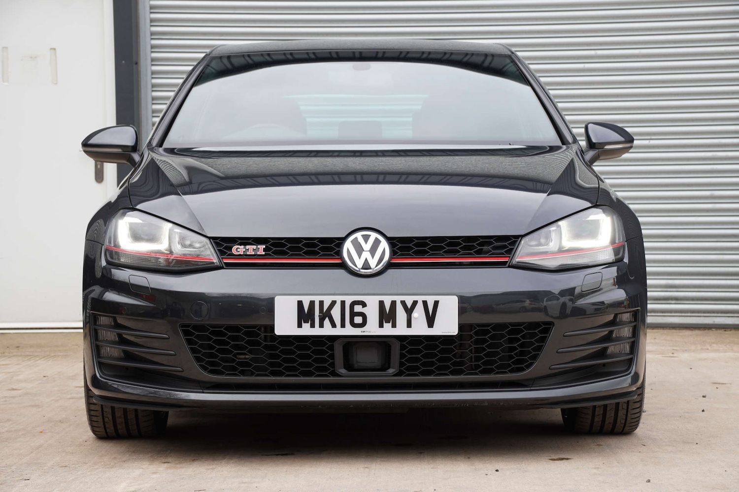 Used Volkswagen Golf 2016 for sale - 77640549: Photo 2