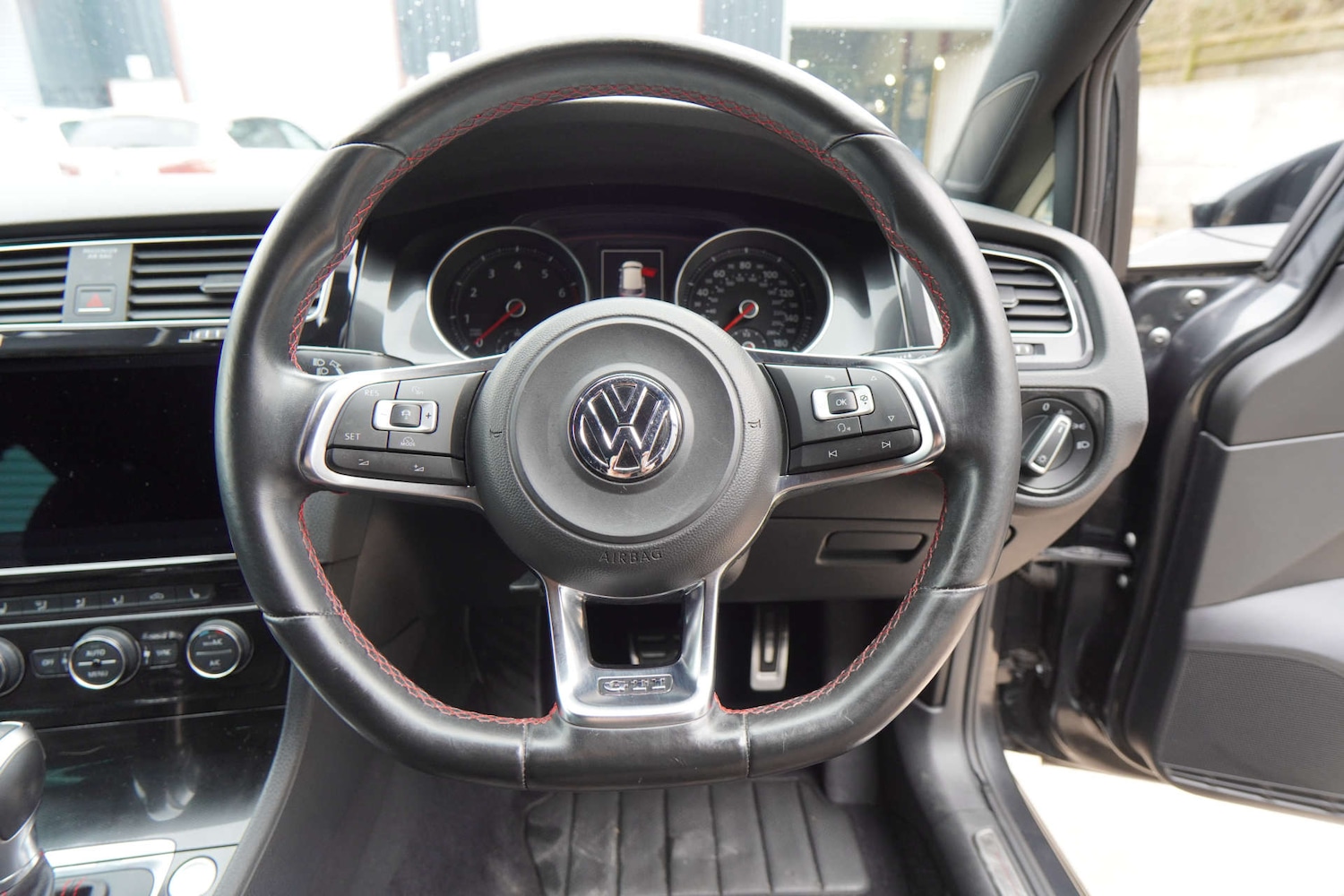 Used Volkswagen Golf 2016 for sale - 77640549: Photo 23