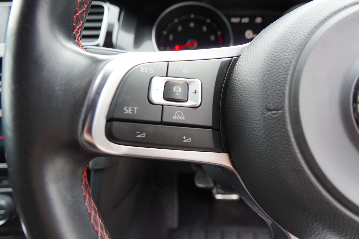 Used Volkswagen Golf 2016 for sale - 77640549: Photo 31