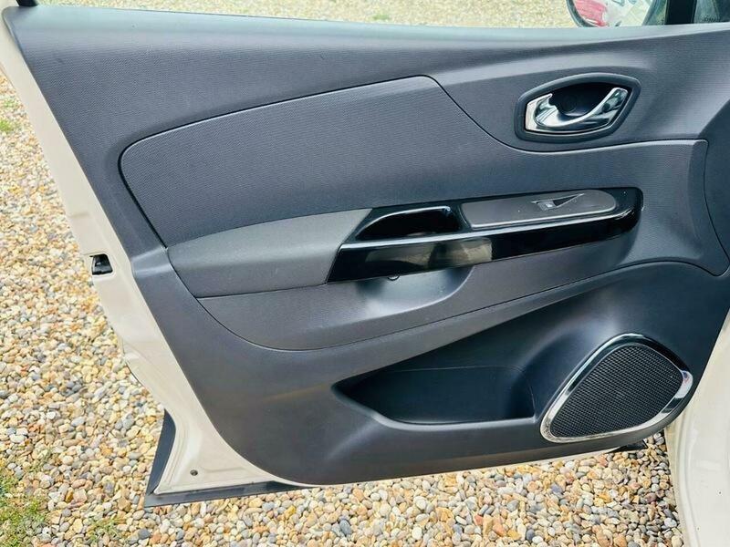 Used Renault Captur 2014 for sale - 78087597: Photo 21