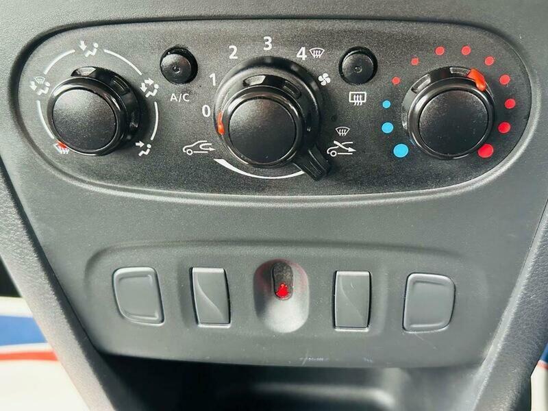 Used Dacia Sandero 2018 for sale - 78087622: Photo 40