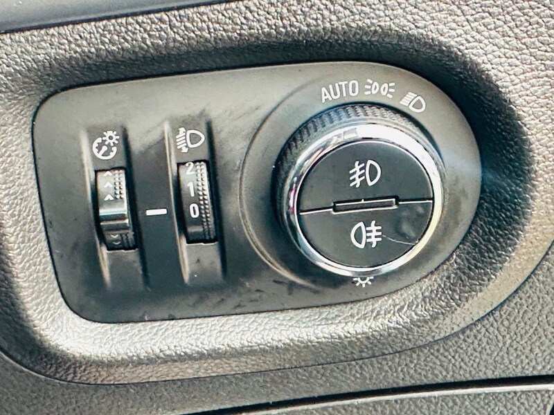 Used Vauxhall Astra 2018 for sale - 78087614: Photo 41