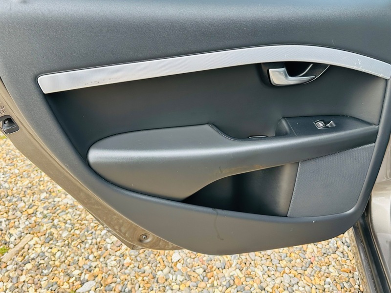 Used Volvo V70 2009 for sale - 78087631: Photo 27